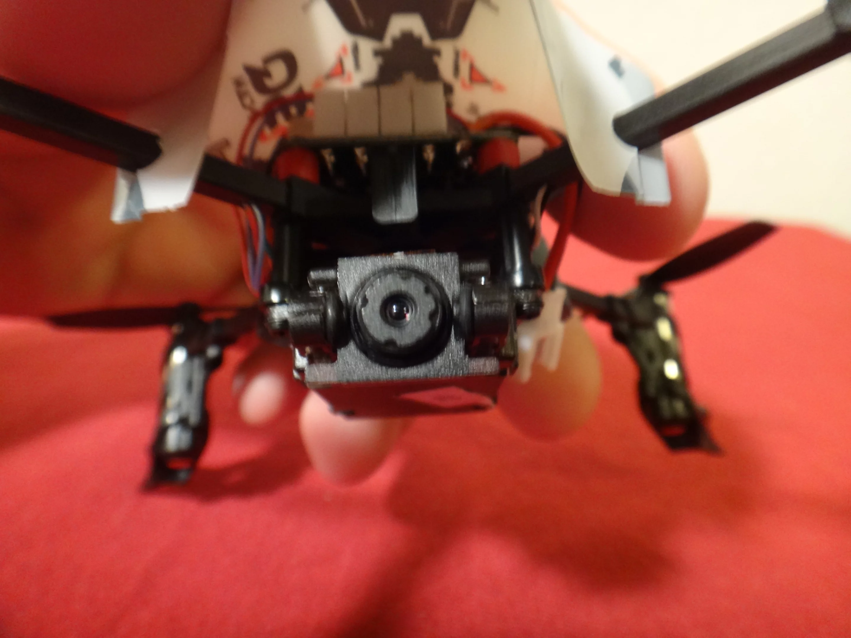 One of the 1SQ V-Cam's more enticing features is the miniature camera fitted to the front