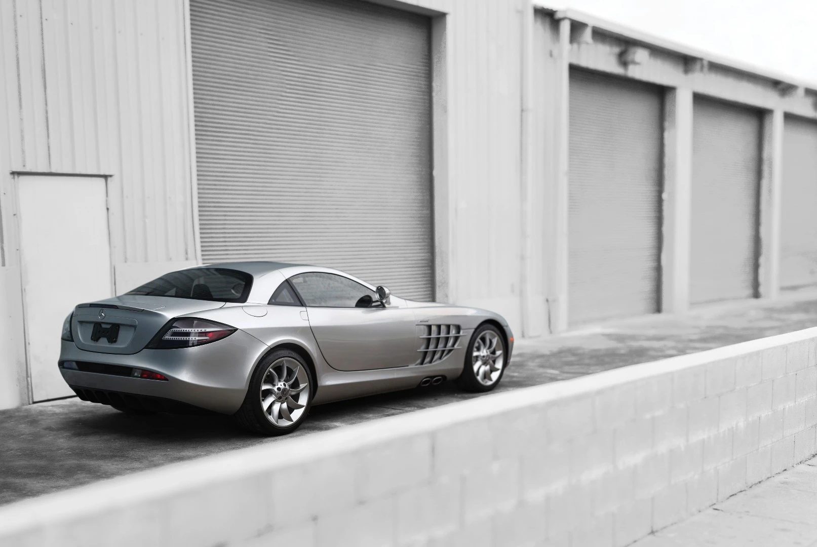 The 2005 Mercedes-Benz SLR McLaren exceeded the previous best price at auction for the model ($412,500) when it fetched $495,000
