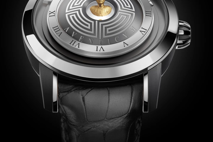 The Aventicum uses a mirascope to produce the illusion of a floating emperor