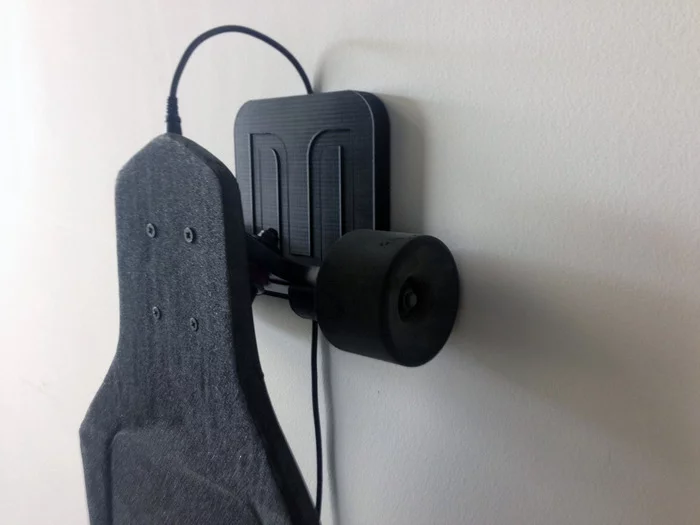 The battery can be fully charged in 90 minutes, which according to Marbel should be good for a range of 10 mile (16 km)