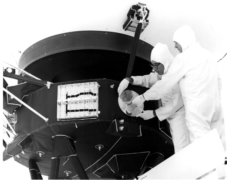A gold-plated record with the "Sounds of Earth" recordings is mounted on its flight bracket on the mission module of the Voyager 1 spacecraft. (Image: NASA)