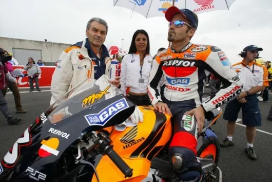 The most unpopular rider in the paddock became even less popular when he "tipped a bucket" on his crew. Where his nemesis Rossi makes his own luck, it appears that Max Biaggi is intent on making his own misfortune.
