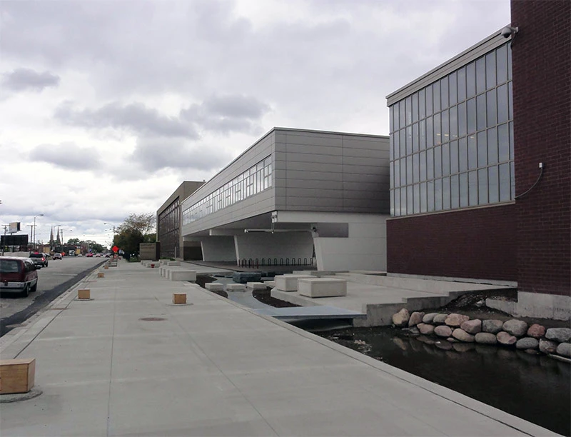 Phase one of the Blue Island/Cermak Sustainable Streetscape project should become the talking point for green urban infrastructure if the emerging data proves as positive as predicted (Image: Steve Vance)
