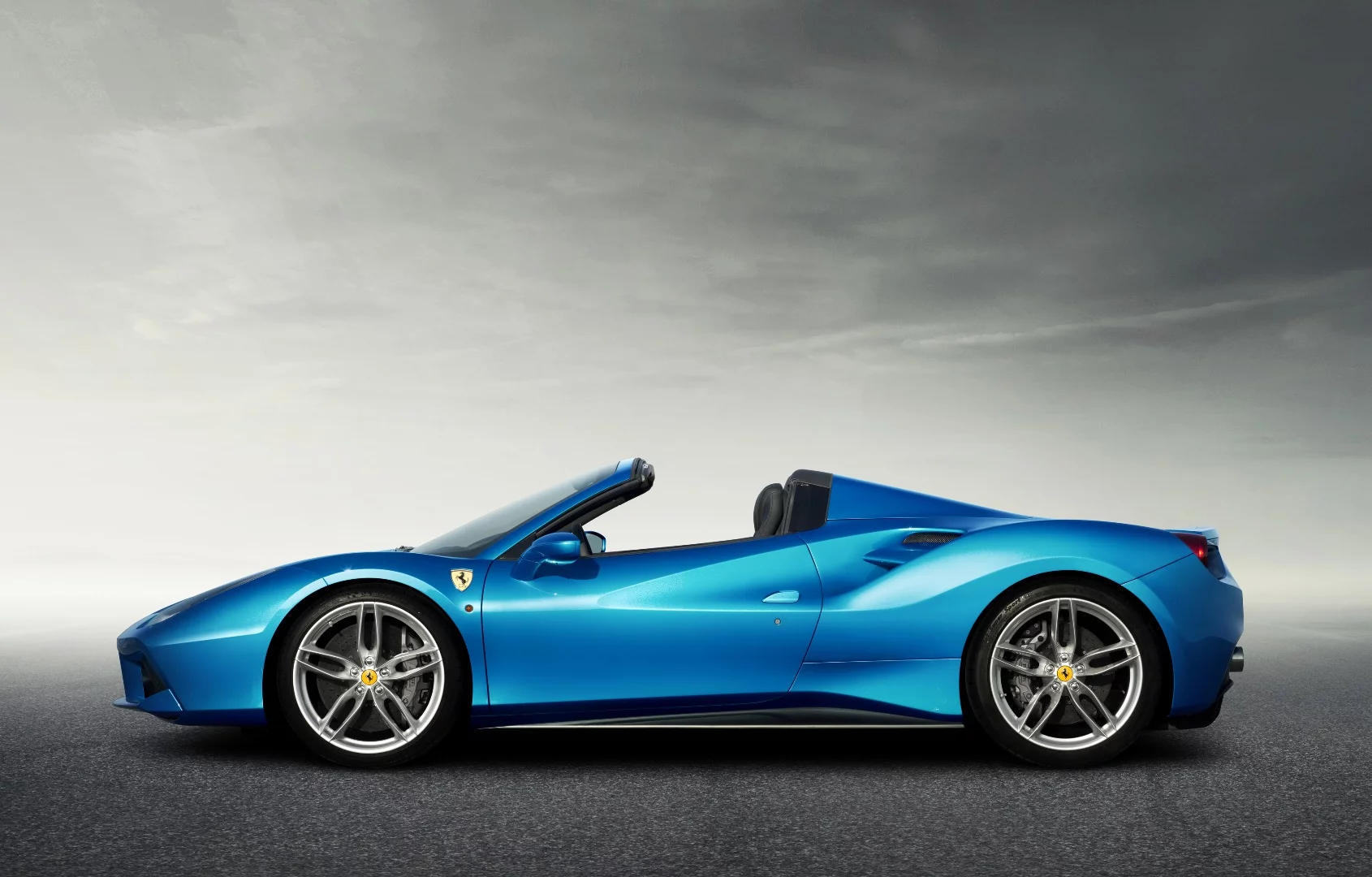 The 488 Spider dressed in Blu Corsa
