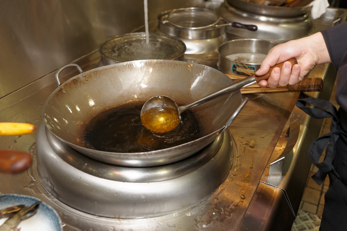 China's used cooking oil may soon find use fueling airliners (Photo: Shutterstock)