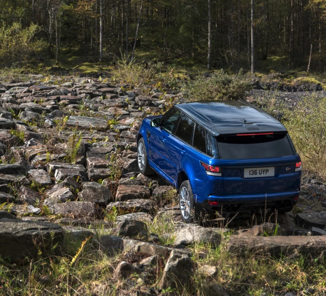 Land Rover climbs some big rocks
