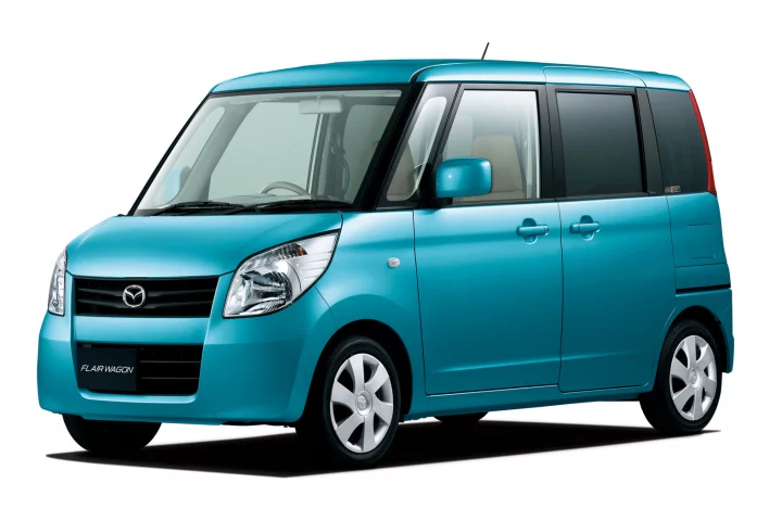 Mazda'snew Flairwagon provides plenty of headroom for up to four adults