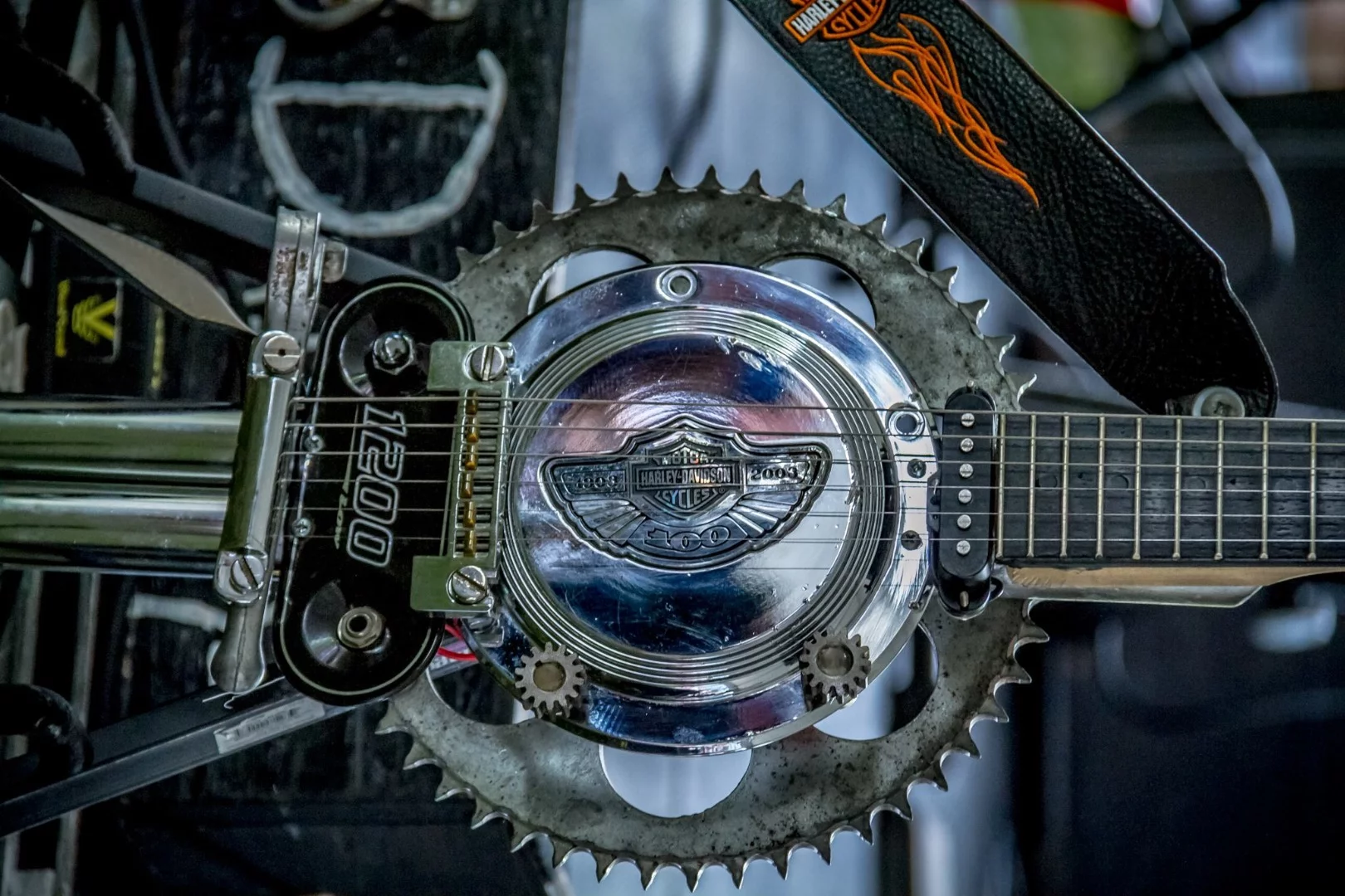 The Hog-o-Caster features a large sprocket for the body, which is fronted by a clutch cover that's home to the adjustable bridge