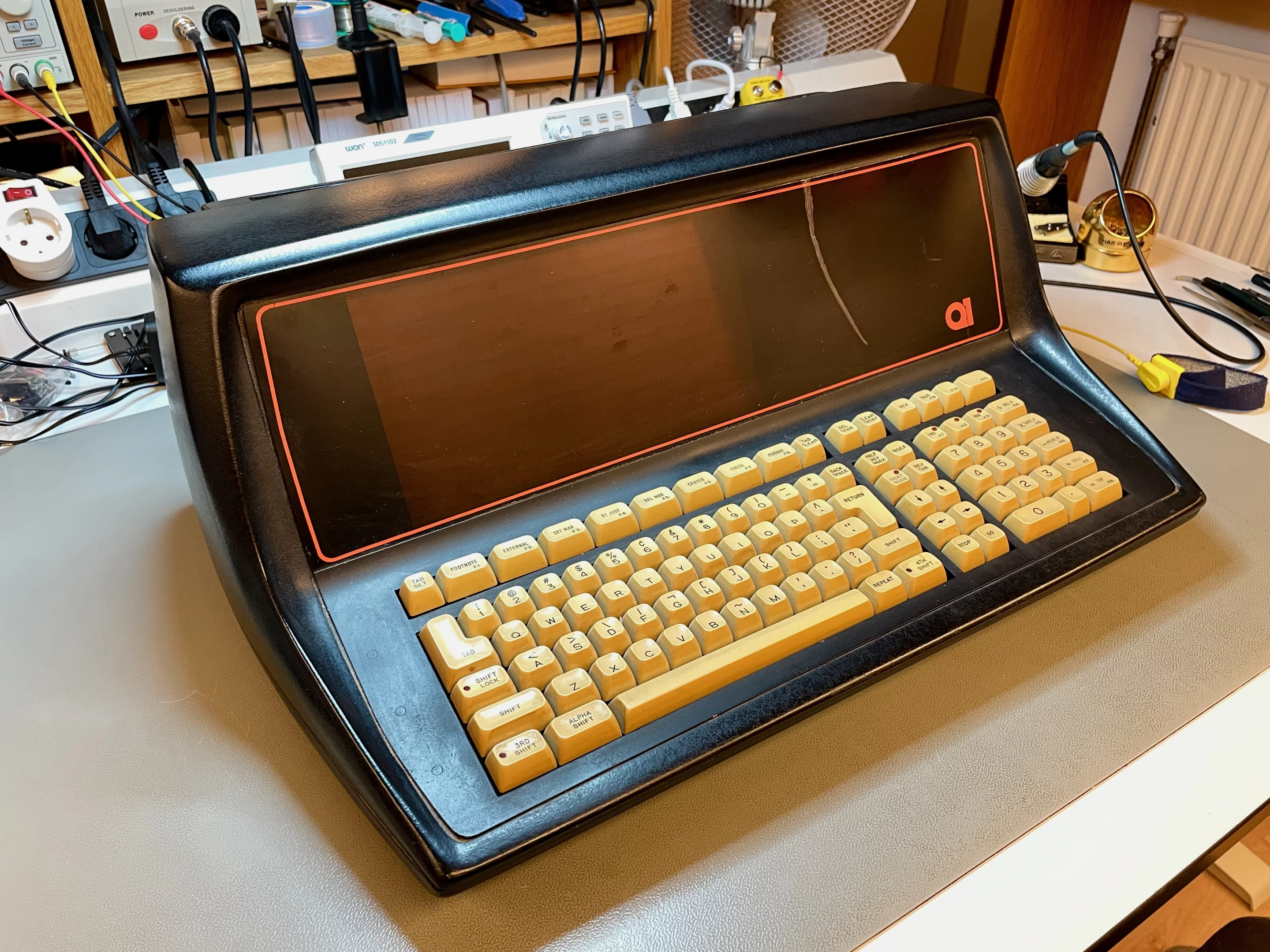 The Q1 computer