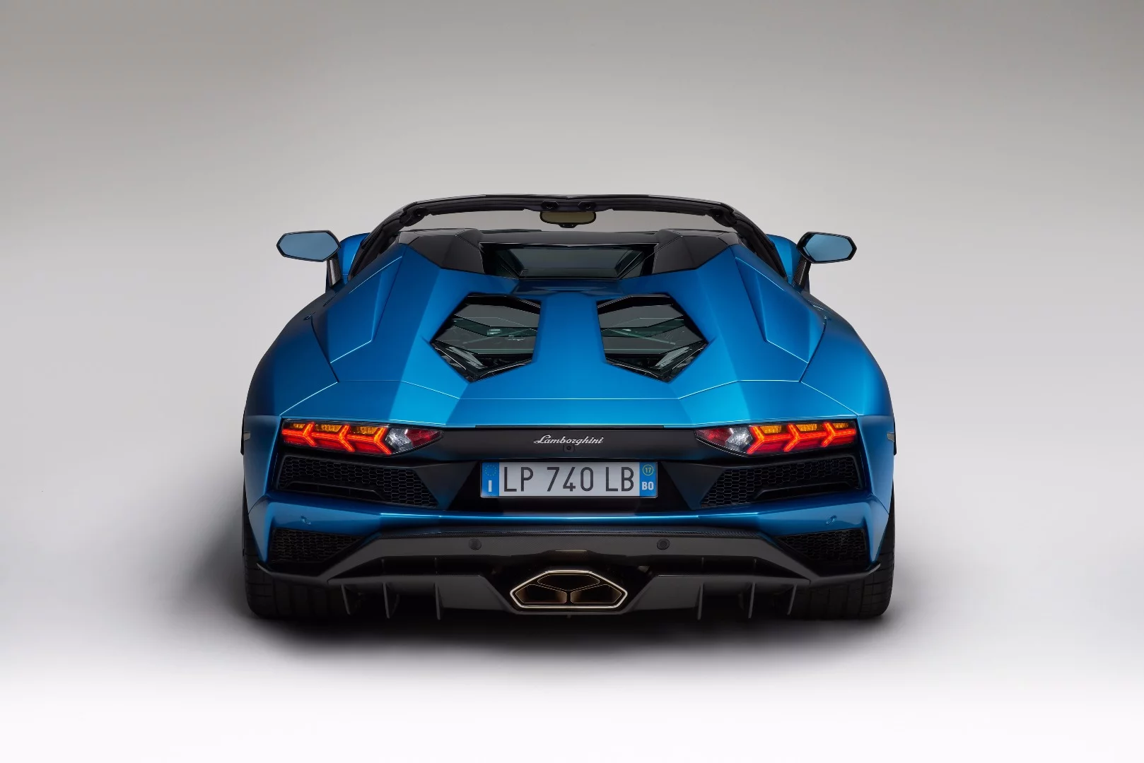 The Aventador S Roadster hits 100 km/h in just 3.0 seconds