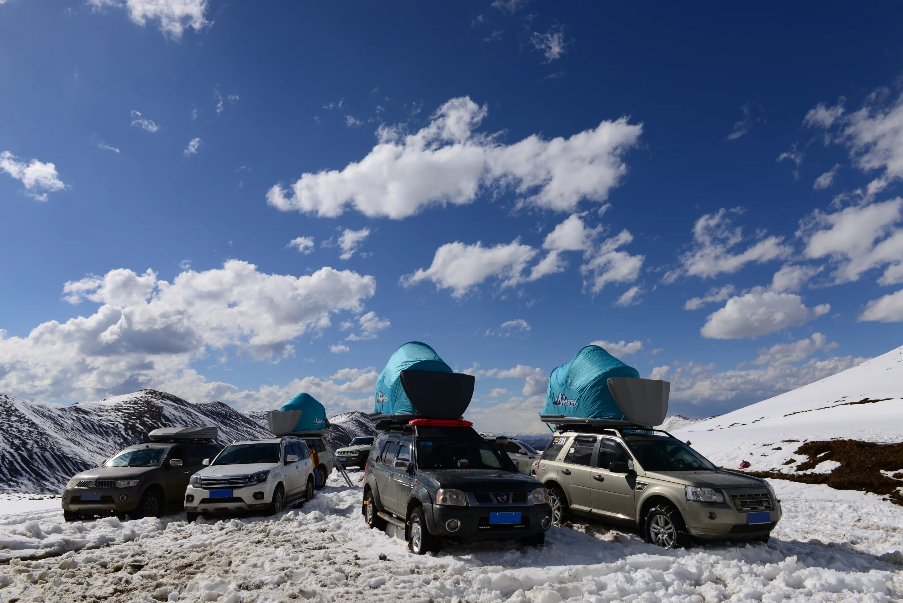 Cold-weather camping in the Moab roof-top tent