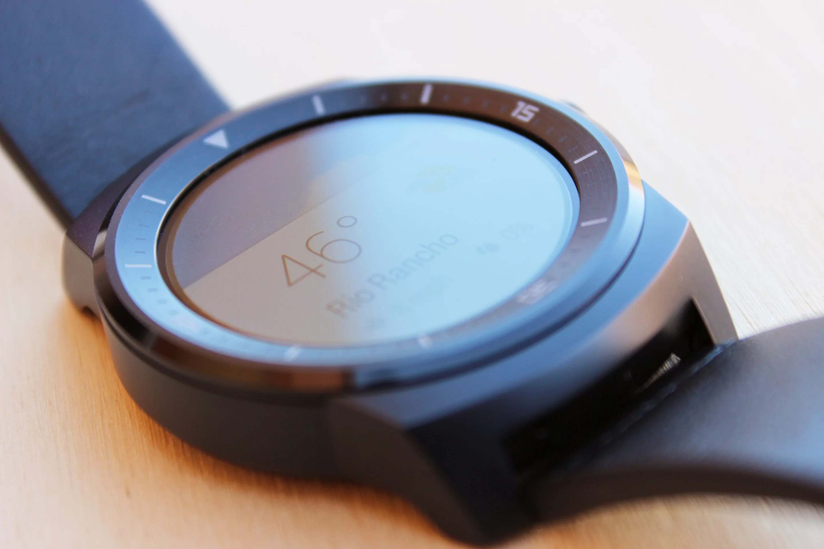 The G Watch R has a 1.3-in, fully-round display (Photo: Will Shanklin/Gizmag.com)