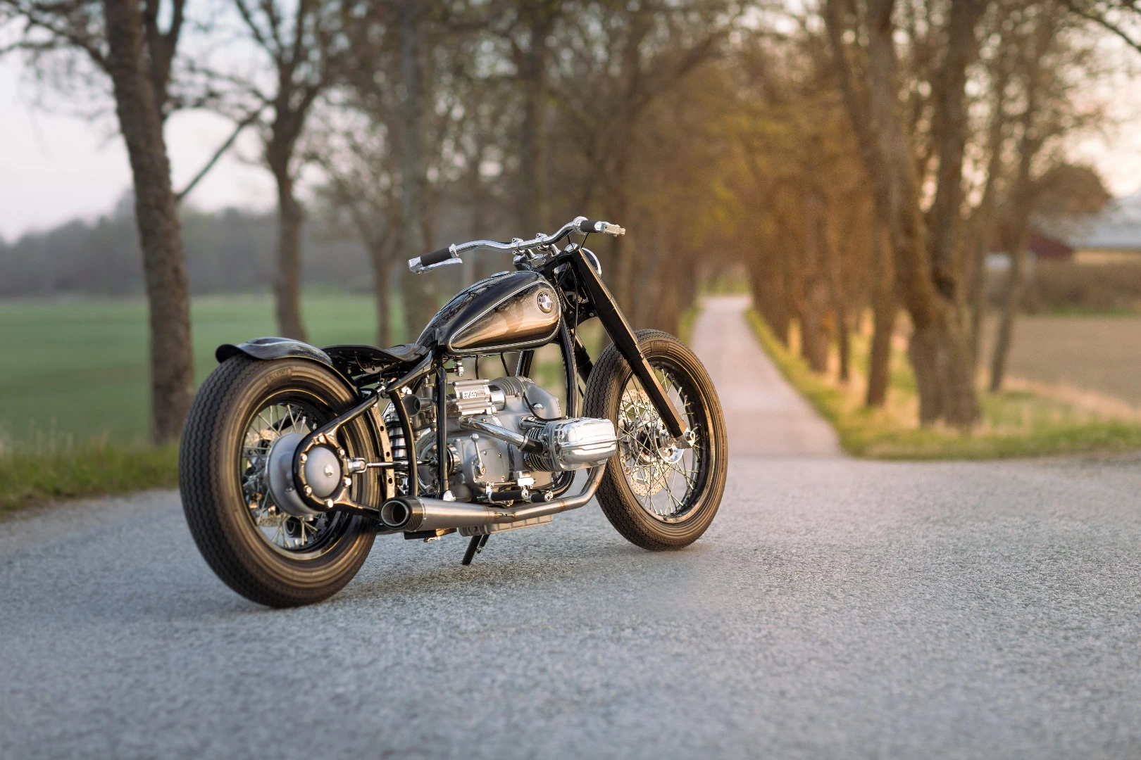 The rear part of the frame with the oval sections and the characteristic round connection to the wheel hub were essential in recreating the R5 visual identity