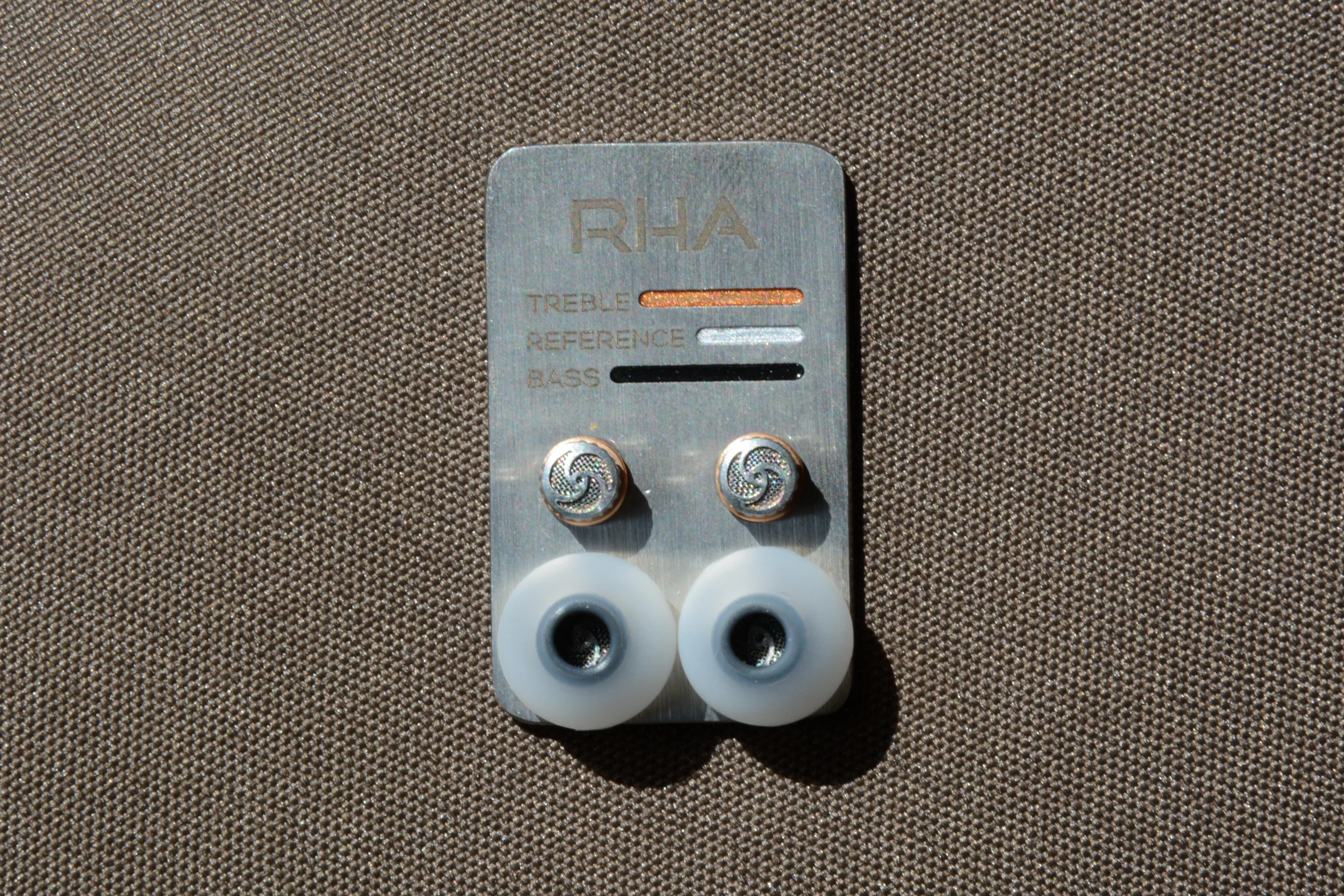 As swapping out filters can be fiddly, it saves a little time and effort if spare silicone tips are already in place (Photo: Paul Ridden/Gizmag.com)