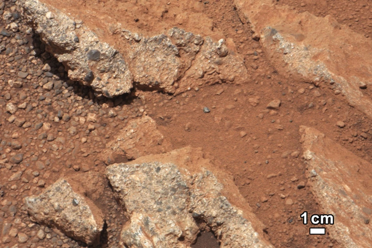 Close up view of the Link outcropping (Photo: NASA/JPL-Caltech/MSSS)