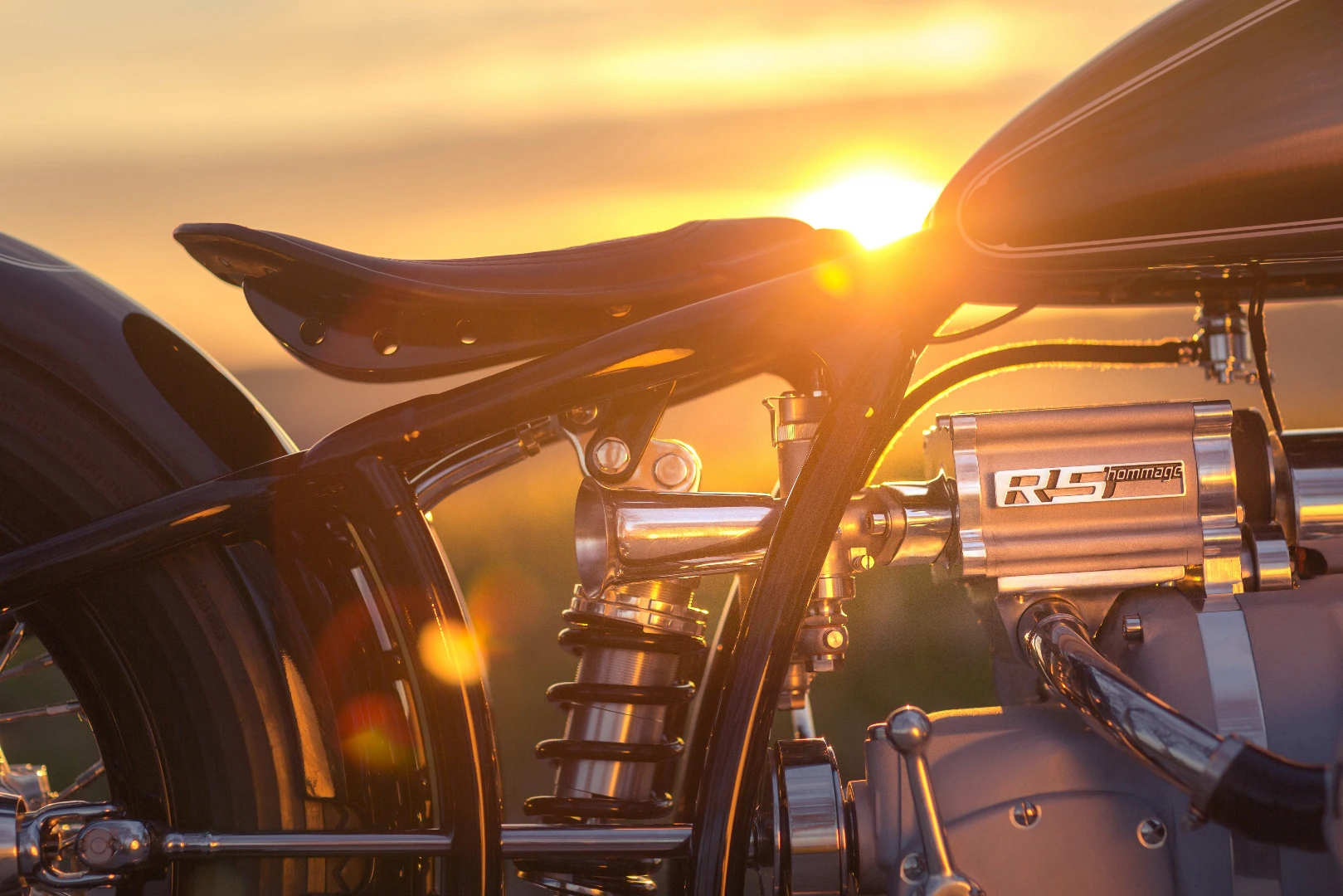 Custom-made blower, two original Amal carbs and racing intakes make sure the R5 Hommage breaths in properly