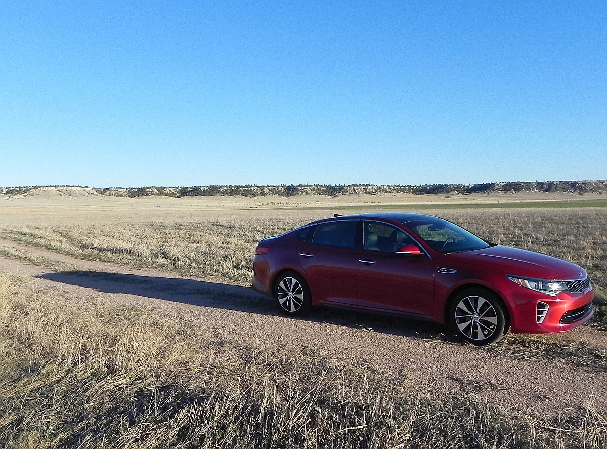 There are three engine options and two transmissions offered for the 2016 Kia Optima