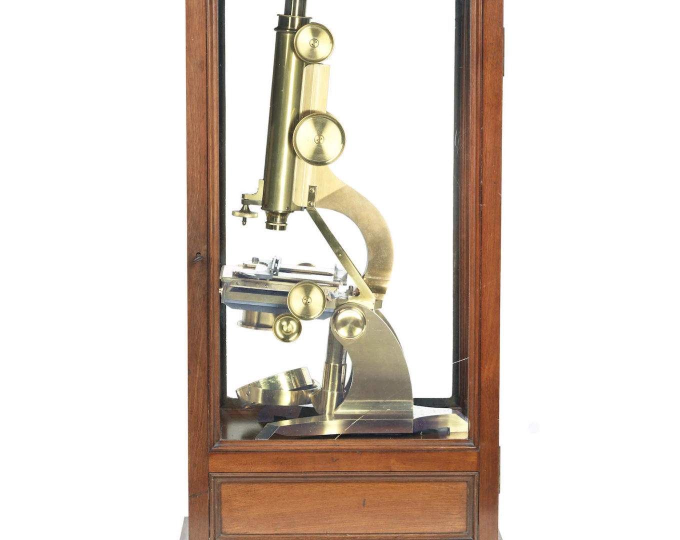 An 1865 compound monocular microscope is expected to attract a price of at least US$6,100