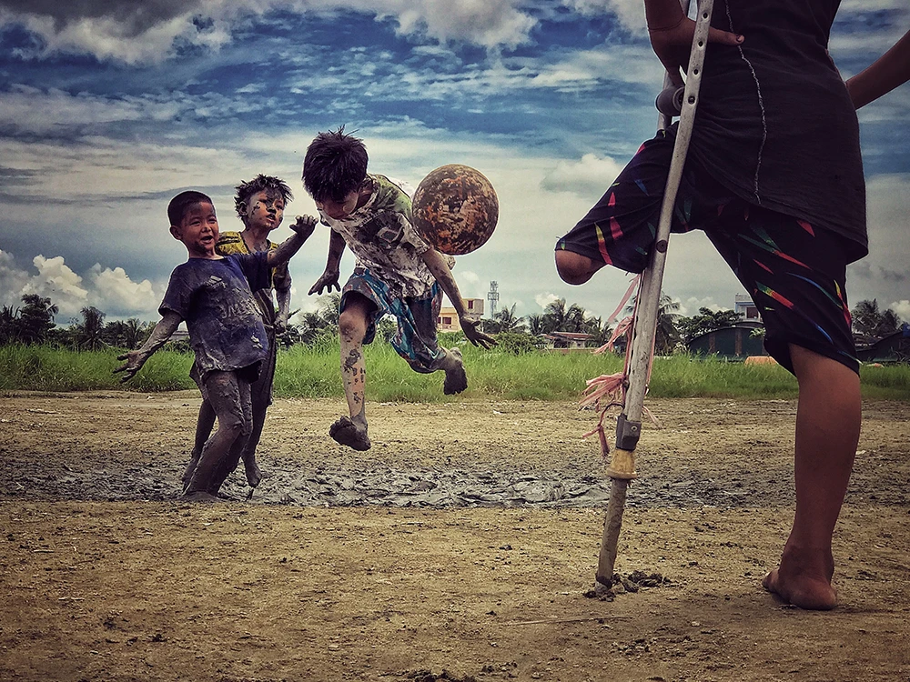This image earned Zarni Myo Win third place for Photographer of the Year at the 2018 iPhone Photography Awards