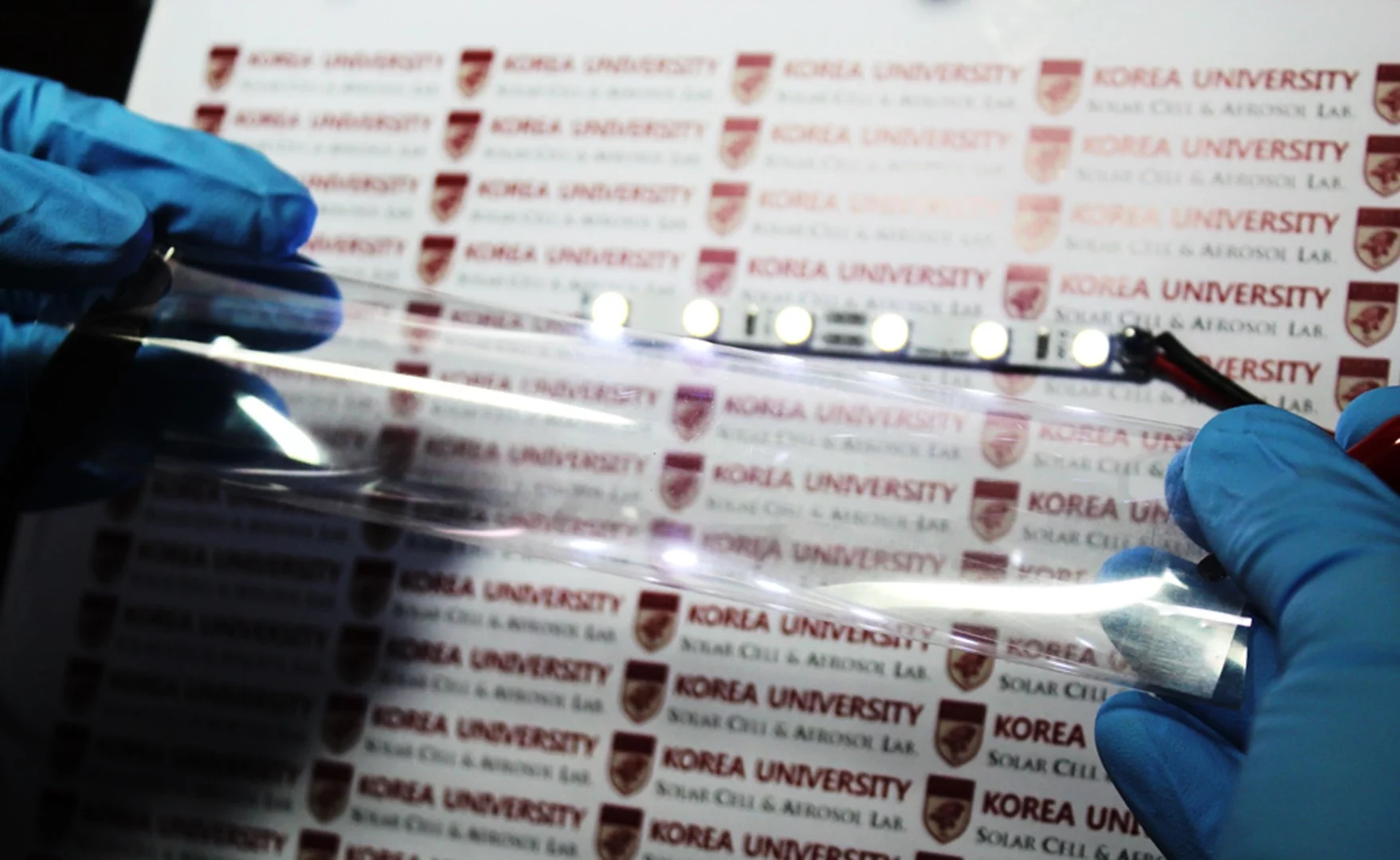 A new thin sheet combining high transparency and high conductivity could have future applications in touchscreens, solar cells and flexible displays