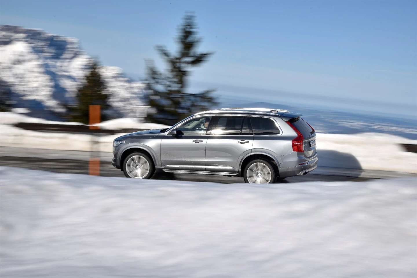 The driver can override the Pilot Assist II system anytime, of course