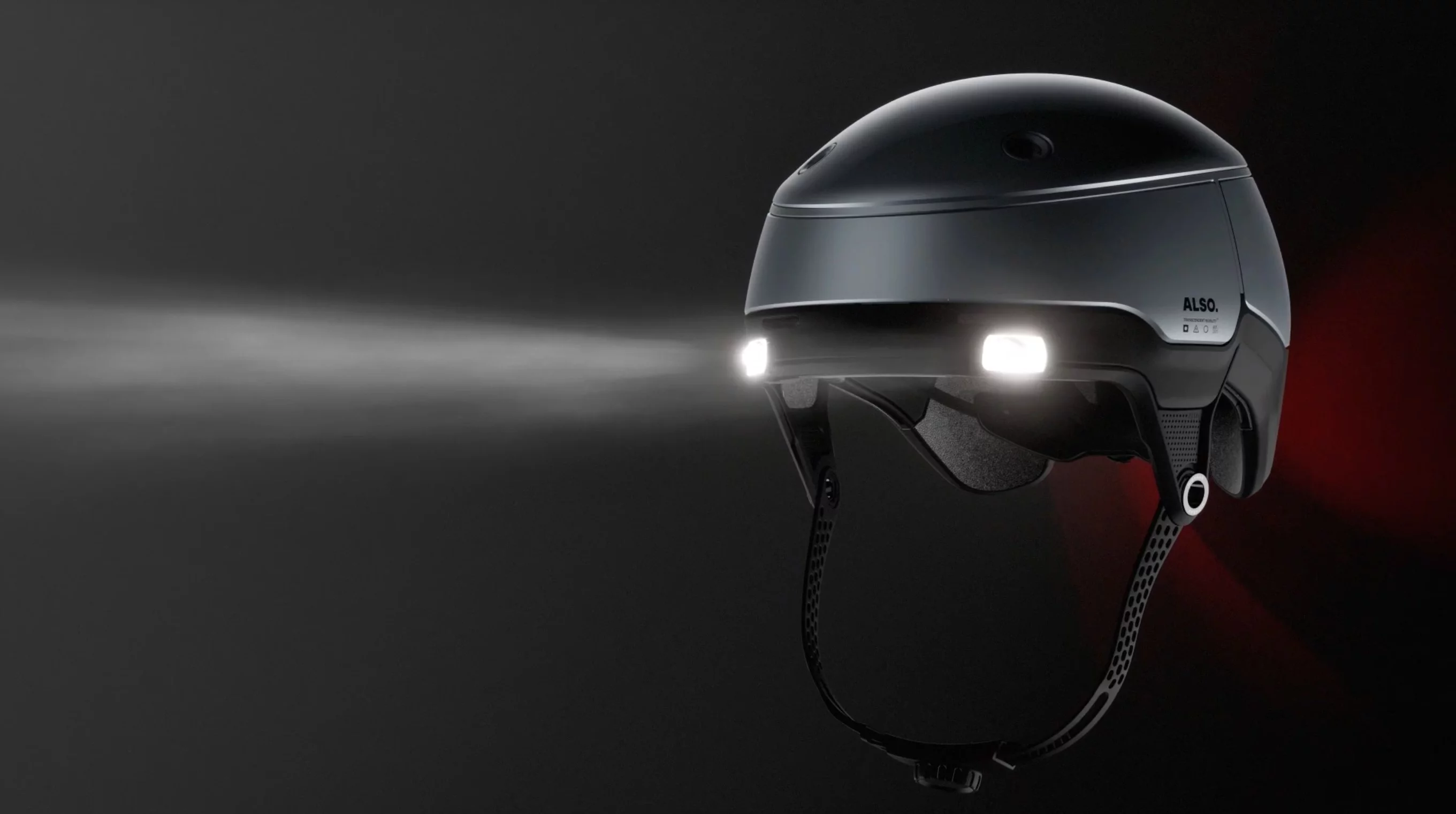 The helmet features the innovative HighBar strap system, for one-handed adjustment without the fiddly bits