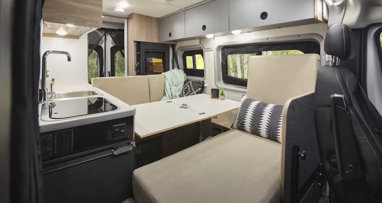 Dinette in four-person dining mode