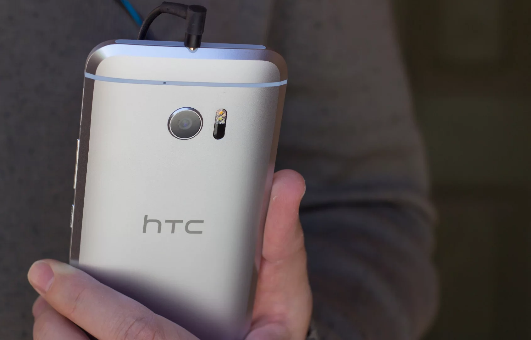 Jamming out with some headphones to the 10's awesome audio