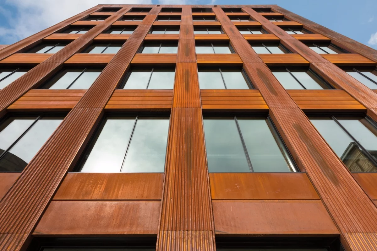 T3 was designed by Michael Green Architecture (MGA) with DLR Group, with aim of referencing the heavy timber construction of previous buildings on the site