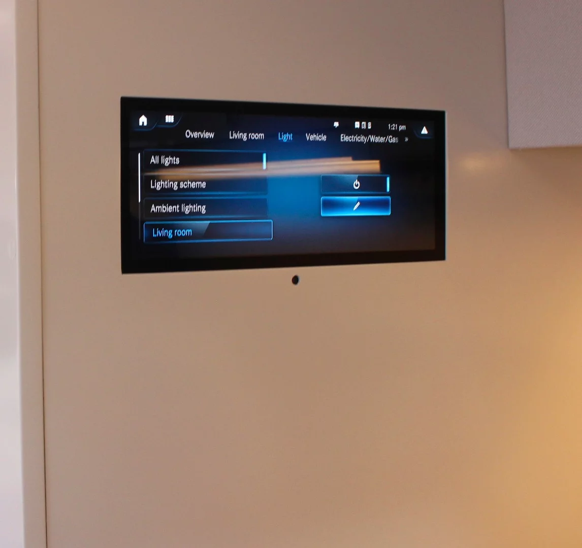 With its motorhome-specific MBAC module, the new Mercedes Sprinter is capable of creating a seamless smart home environment with digital control