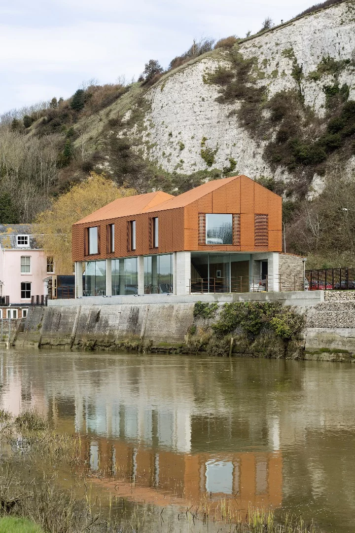 South Street was designed by Sandy Rendel Architects Ltd.