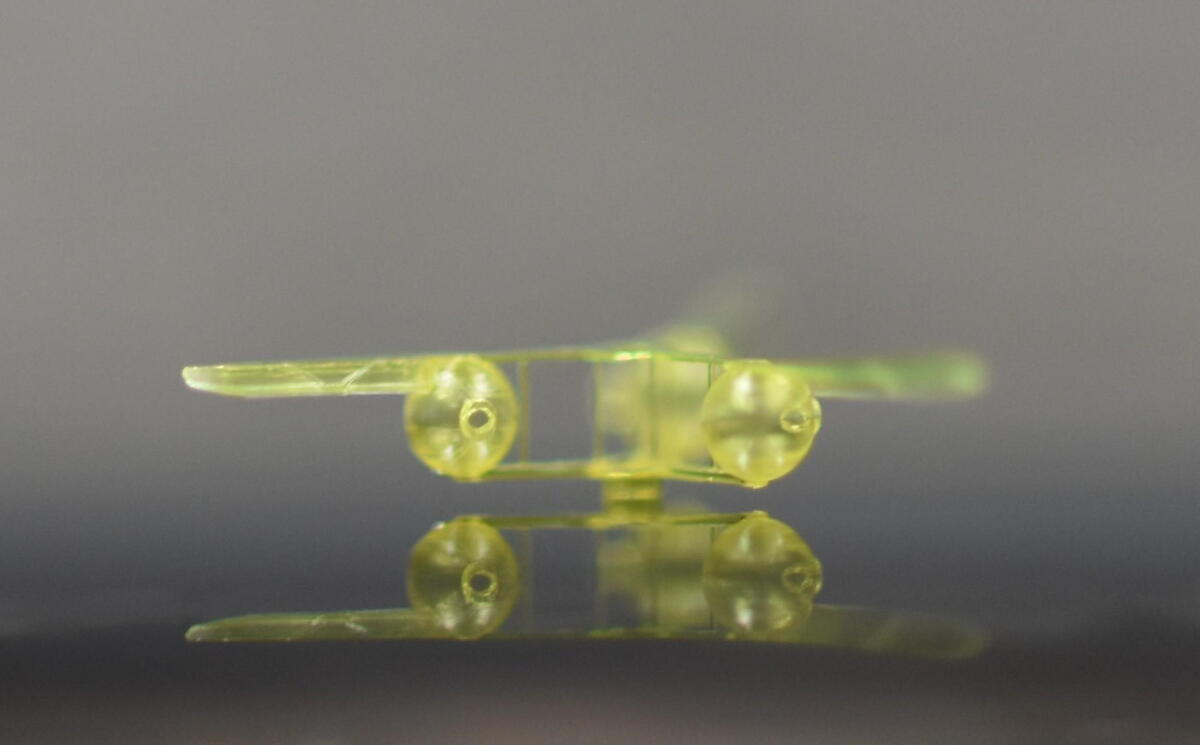 Sonic micro-robots burst into motion without batteries or motors