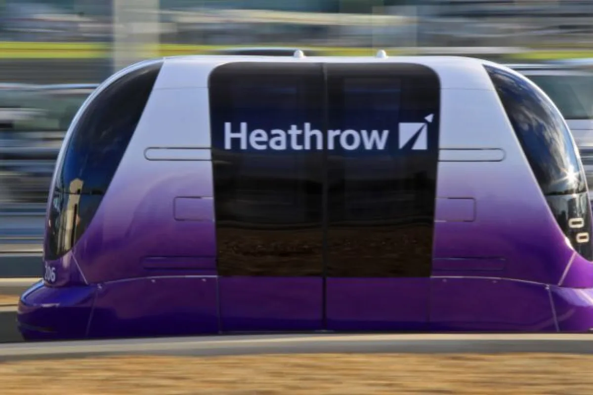 Designed by UK-based company ULTra PRT, the system consists of 22 podcars, operating on 2.4 miles (3.86 km) of track