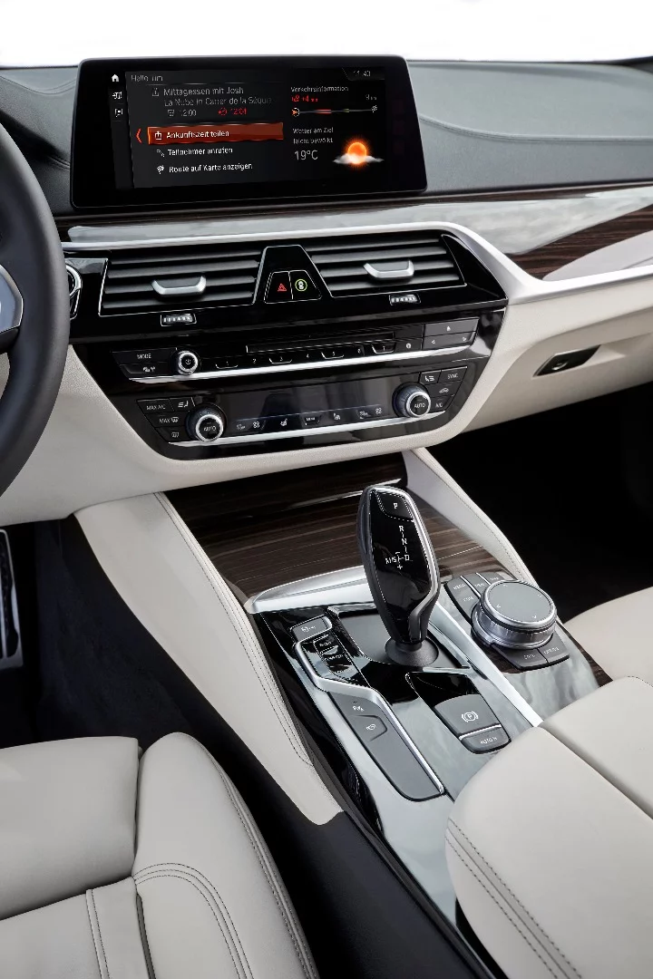 The BMW 5 Series cabin is like a shrunken 7 Series