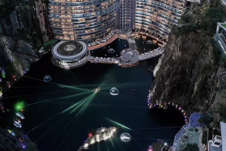 The Shimao Wonderland Intercontinental Hotel consists of two floors above ground and 16 floors below – two of which are underwater