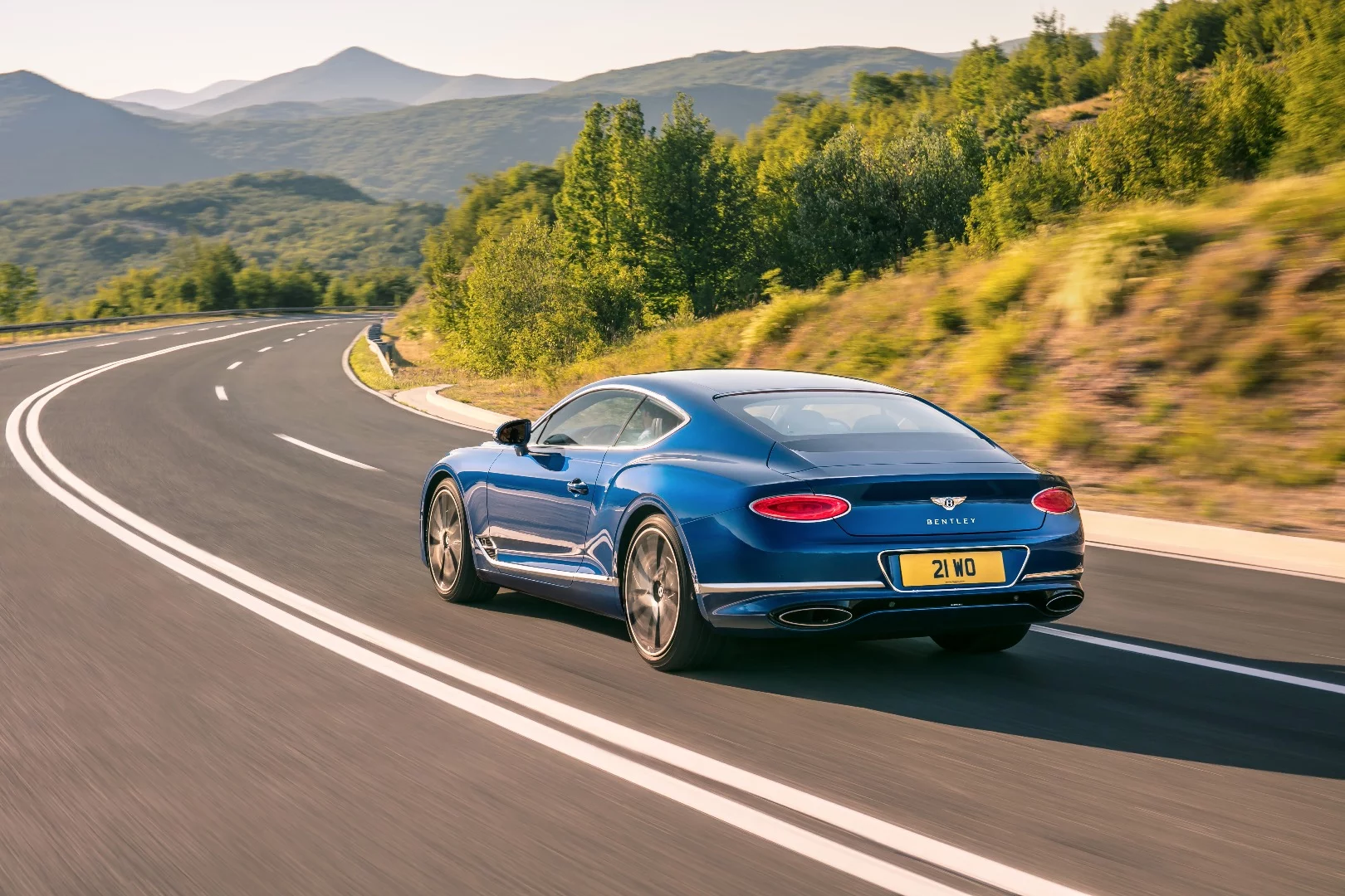 The Continental rides on active anti-roll bars that rely on a 48V electrical system