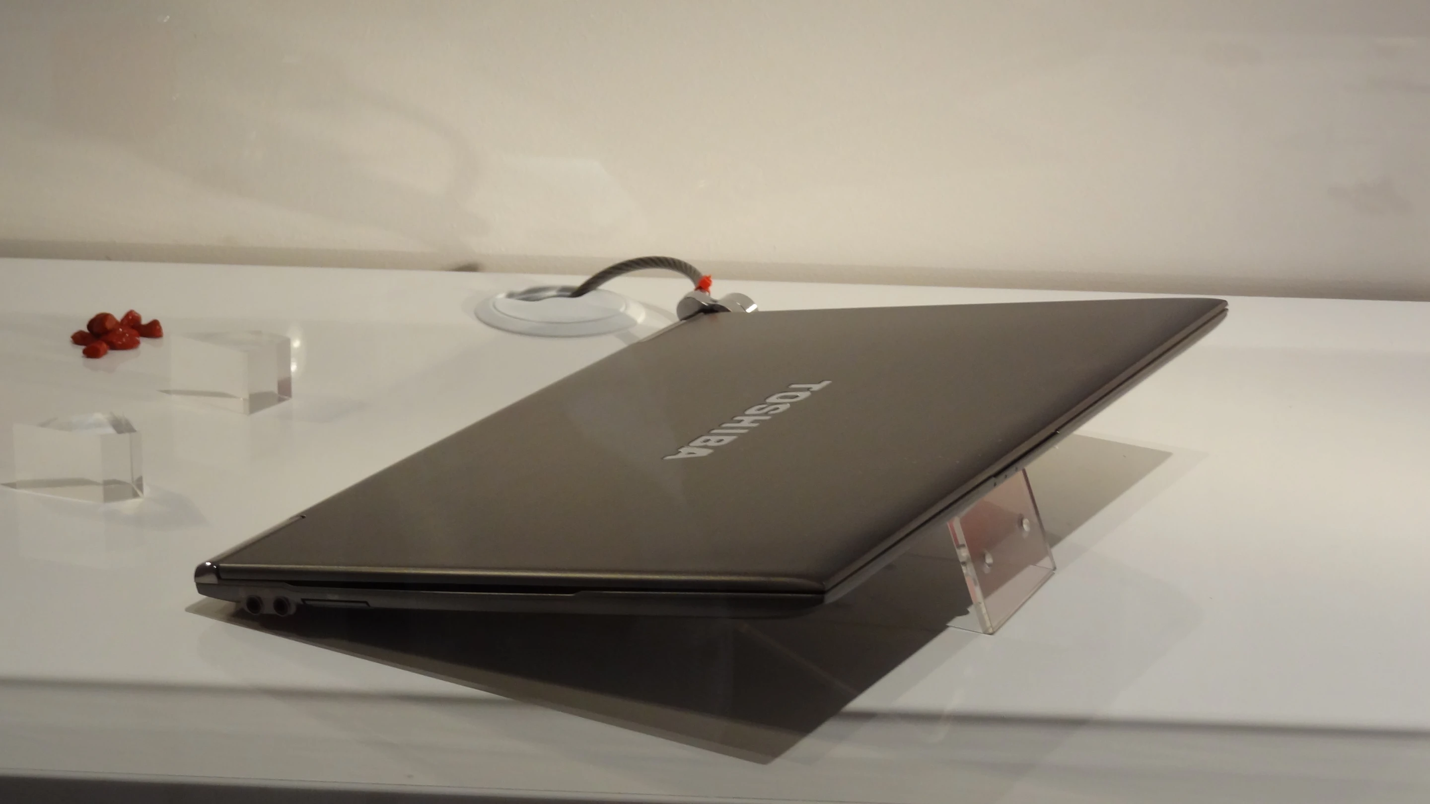 The Portege Z830 is just 15.9mm at its thickest point and tapering to 8.3mm at its thinnest