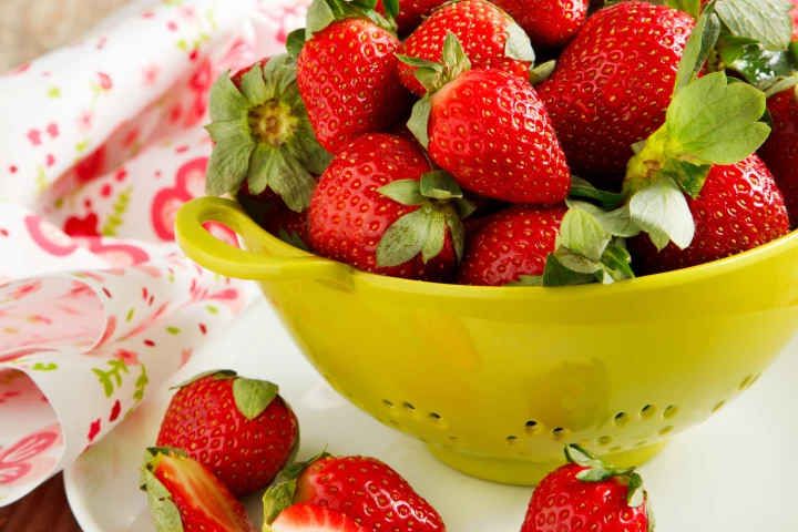 Selective UV light keeps beautiful, lush strawberries that way even longer (Photo: Shutterstock)