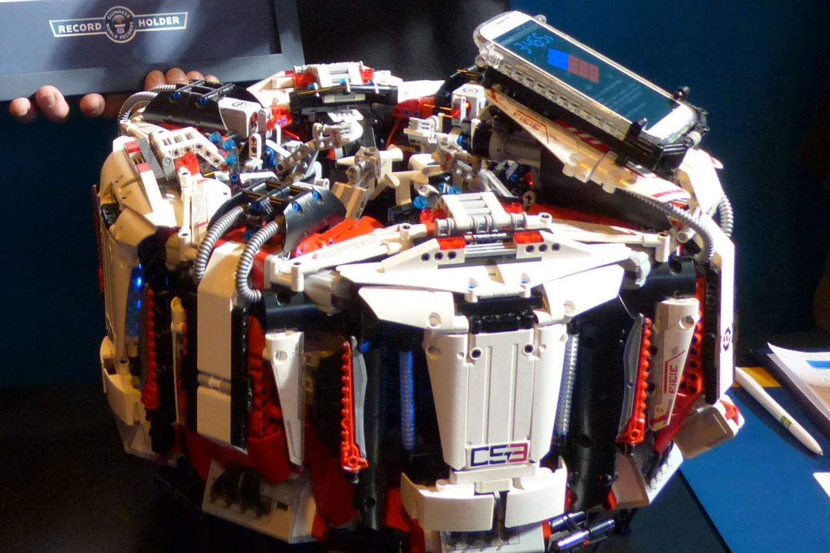 The Cubestormer 3 robot used ARM technology to set the new record