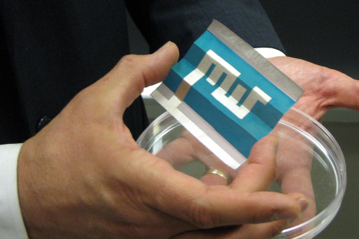 A solar cell printed on paper to spell MIT (Image: CNET)