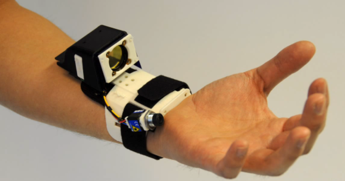 Microsoft Research shows off gloveless hand tracking device