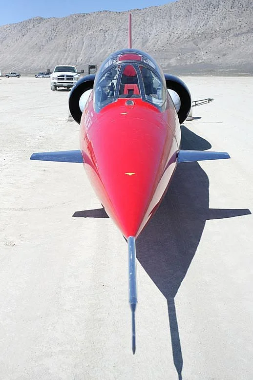 Landspeed's Eagle has lost most all of its original aircraft requirements, including wings, and rear tail stabilizers a,though small forward winglets remain for improved stability and airflow