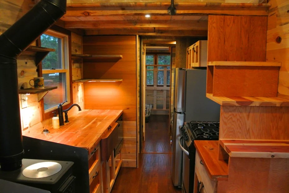 The Custom 30 Foot House boasts the kind of amenities you'd usually expect to see in a brick-and-mortar house
