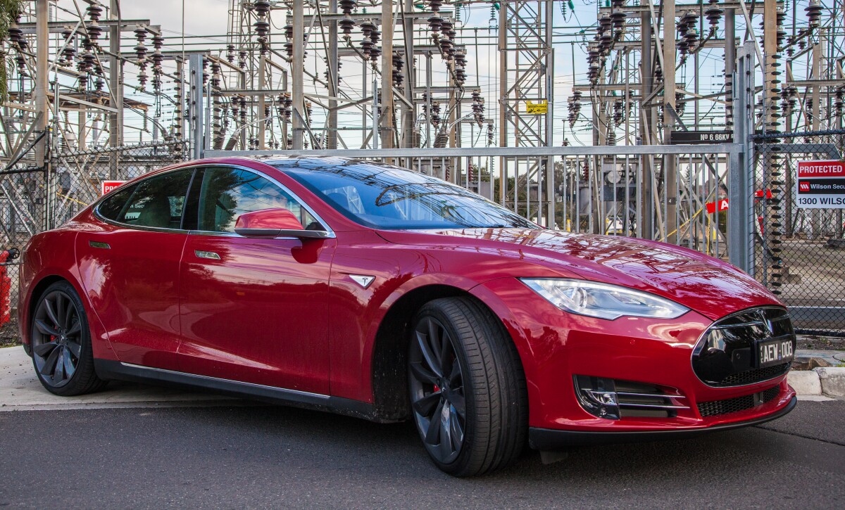 The Model S P85D combines supercar acceleration with a practical, spacious body