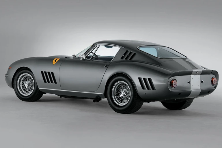 Power was put to the road via a 5-speed manual transaxle gearbox that worked in conjunction with a 4-wheel independent suspension and four-wheel disc brakes (Photo: RM Auctions)