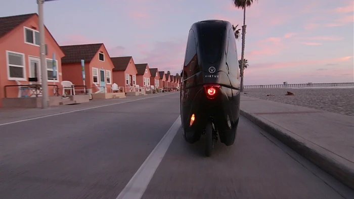 The Pedalist comes with a full lighting package