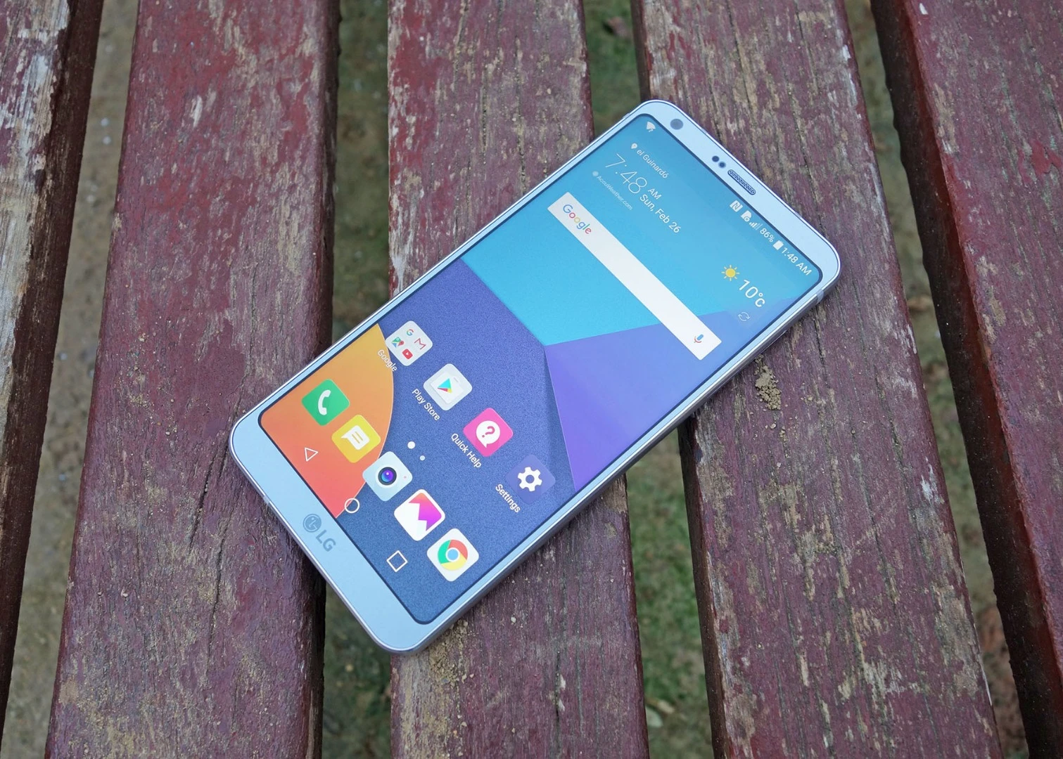 Screens are growing and stretching, as the LG G6 showed