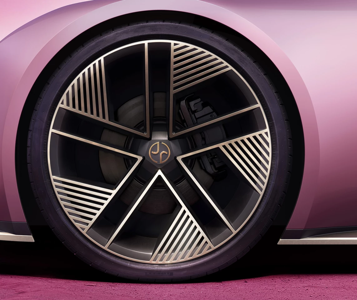 These 23-inch wheels with the new Jaguar 'Artist's Mark' make for an aggressive stance
