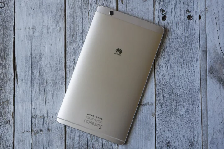 New Atlas has been playing with the Huawei MediaPad M3, one of the few Android tablets that can give the iPad line a run for its money in terms of premium build, focus and usability
