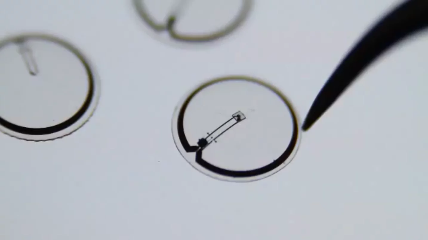 Microsoft and the University of Washington are developing an electronic contact lens that can non-invasively monitor and wirelessly report blood sugar levels